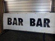 Spandoek (banner) Bar Bar